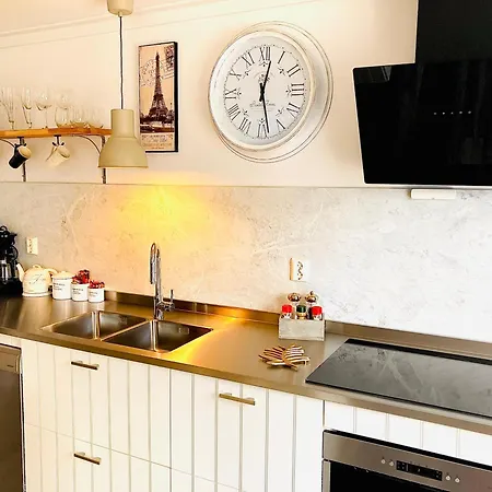 At The Sentrum Appartement